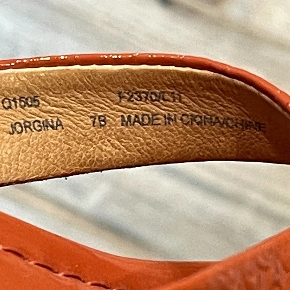 Coach Jorgina Embossed Tulip Patent Wedge Thong Sandals Size 7B - Picture 12 of 12